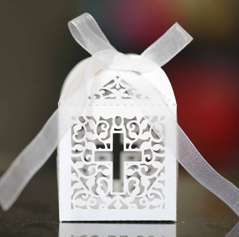 Europäische Hohl Kreuz Süßigkeitenschachtel Laserschnitt Papier Geschenkbox Mit Band Für Hochzeit Taufe Religiöse Feier