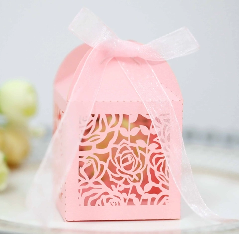 Rose Flower Laser Cut Wedding Favor Box Hollow Out Pearlescent Paper Candy Gift Box With Ribbon Valentine Party Decoration