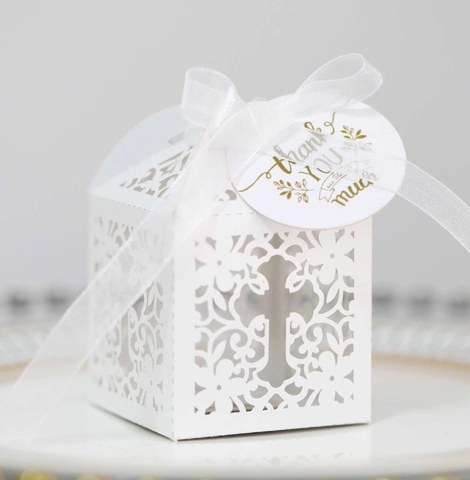 Scatola di Caramelle Traforata Tagliata al Laser Scatola Regalo di Matrimonio Con Nastro e Croce Per Battesimo Religioso Festa