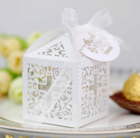Laser Cut Cross Wedding Candy Box With Ribbon And Thank You Tag Elegant Hollow Paper Favor Box For Baptism Religious Party