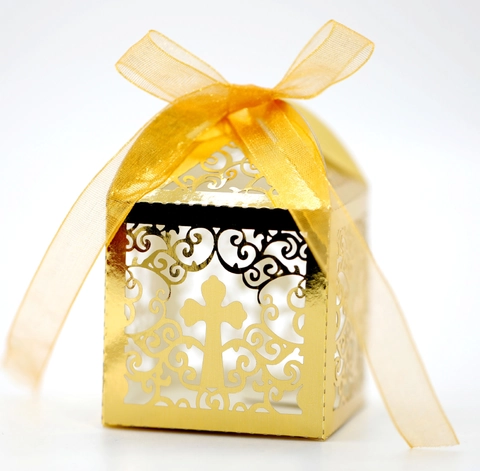 Scatola di Caramelle Europea in Carta Perlata Taglio Laser Con Motivo a Croce Fiocco di Nastro Elegante Matrimonio Battesimo Regalo