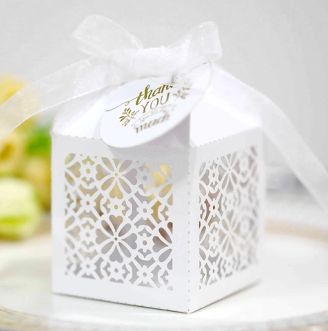 Laser Cut Candy Boxes Wedding Favor Gift Boxes Heart Floral Hollow Chocolate Paper Boxes With Ribbon For Bridal Shower