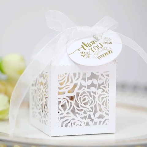 Rose Flower Laser Cut Wedding Favor Box Hollow Out Pearlescent Paper Candy Gift Box With Ribbon Valentine Party Decoration