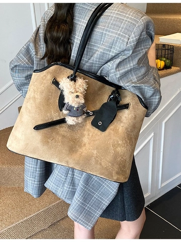 Sac Cabas Vintage Grande Capacité en PU pour Femmes Sac à Épaule Décontracté Avec Bordure Contrastée et Pendentif Chien en Peluche