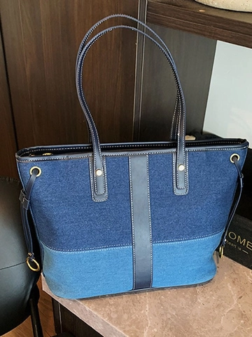 Sac Cabas Femme en Denim Patchwork Grande Capacité Sac à Épaule Décontracté Navetteur Avec Design Cousu Contraste en Cuir Synthétique