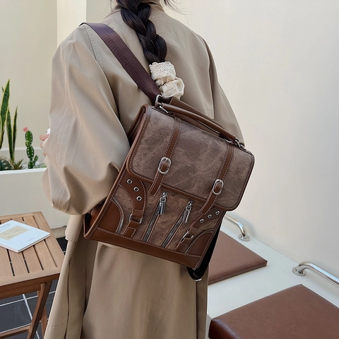 Sac à Dos Femme en Cuir PU Vintage Grande Capacité Décoration de Rivets Contraste Sac d'École Étudiant Mode Voyage Épaule