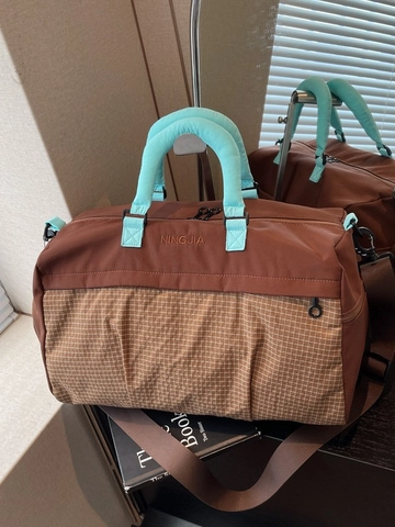 Large Capacity Travel Duffel Bag For Women Lightweight Fitness Sports Handbag With Shoe Compartment Weekender Travel Bag