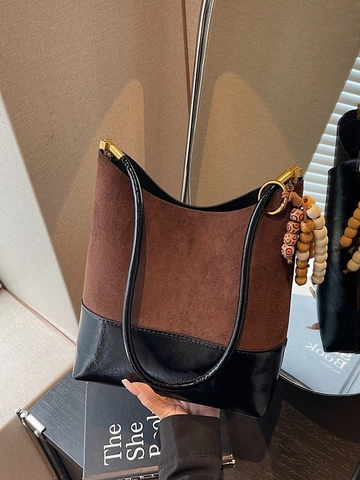 Bolso de Cubo de Gamuza de Patchwork Retro para Mujer Bolso Tote de Axila Esmerilado de Gran Capacidad con Colgante de Cuentas de Madera