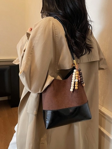 Bolso de Cubo de Gamuza de Patchwork Retro para Mujer Bolso Tote de Axila Esmerilado de Gran Capacidad con Colgante de Cuentas de Madera