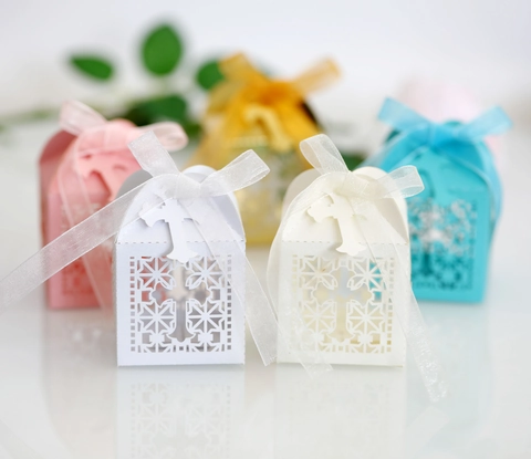 Europäische Hohle Kreuz Lasergeschnittene Süßigkeitenbox Für Hochzeit Taufe Kommunion Party Gefälligkeiten Perlpapier Geschenkbox Mit Band