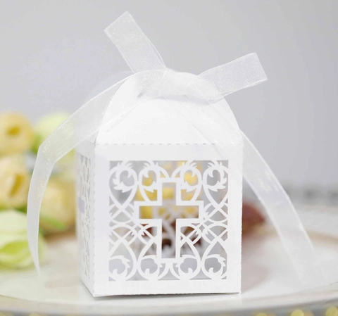 Scatole Regalo per Matrimonio Intagliate al Laser con Motivo a Croce e Nastro Carta Perlata Scatoline Portaconfetti per Battesimo Comunione Festa