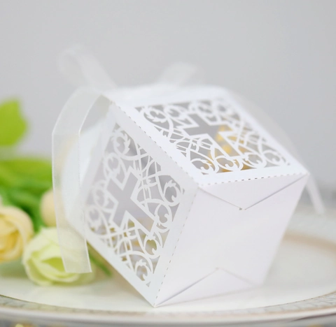 Scatole Regalo per Matrimonio Intagliate al Laser con Motivo a Croce e Nastro Carta Perlata Scatoline Portaconfetti per Battesimo Comunione Festa
