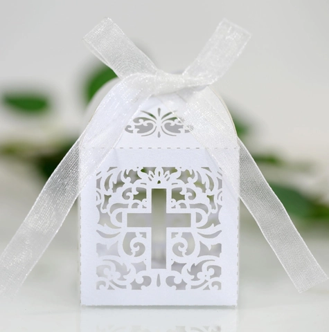 Laserschnitt Kreuz Papier Süßigkeitenbox Europäischer Stil Hohl Geschenkbox Mit Band Für Hochzeit Taufe Party Kommunion