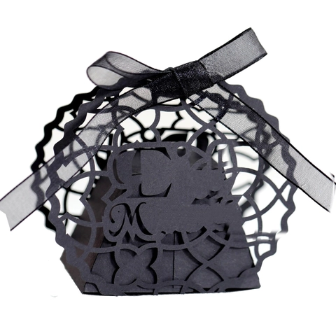 Laser Cut Mr & Mrs Hollow Wedding Favor Candy Boxes With Ribbon Pearlescent Paper Gift Packaging For Marriage Party Celebration