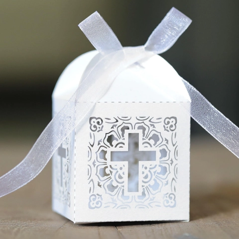 Europäischer Stil Laserschnitt Kreuz Süßigkeiten Box Mit Bandschleife Für Hochzeit Taufe Party Geschenkbox Verpackung