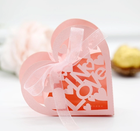 Herzförmige Laser Geschnittene Zuckerdose Mit Band LOVE Hohles Design Perlmuttpapier Geschenkbox Für Hochzeit Party Verpackung