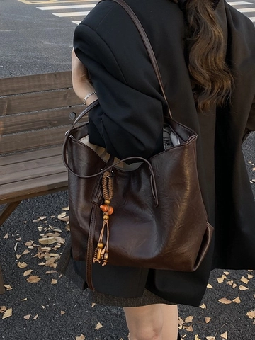 Vintage PU Leder Damen Einkaufstasche Mit Großem Fassungsvermögen Retro Casual Leichte Achsel Umhängetasche Mit Quastenanhänger