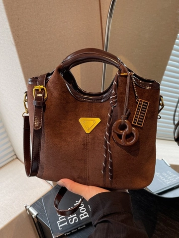 Borsa a Secchiello in PU Opaco con Texture Scamosciata Vintage per Donna Borsa a Tracolla a Grande Capacità con Pendente