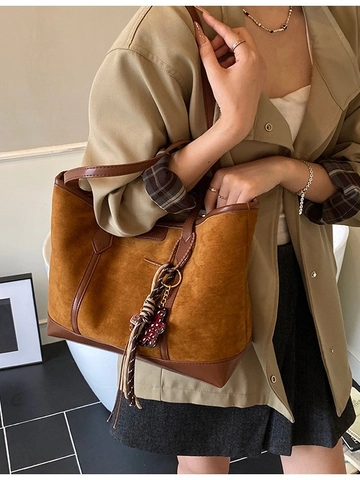 Vintage Ματ PU Δερμάτινη Τσάντα Tote Patchwork για Γυναίκες Μεγάλης Χωρητικότητας Τσάντα Ώμου Με Μενταγιόν Αρκουδάκι με Φούντα