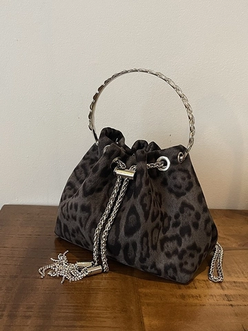Women Leopard Print Bucket Bag Vintage Suede Drawstring Handbag With Metal Ring Handle And Chain Tassel Shoulder Crossbody Bag