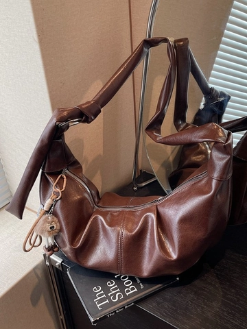 Grote Capaciteit PU Leer Hobo Tas Dames Plissé Knoop Schouderband Met Pluche Hanger Fashion Casual Crossbodytas