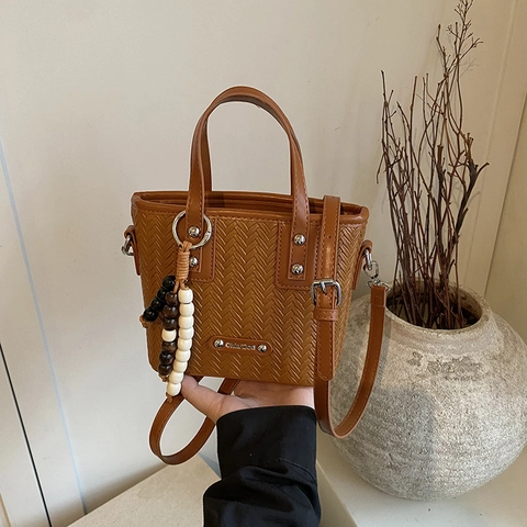 Sac Seau en Cuir PU Tissé Vintage pour Femmes Style Coréen Petit Sac à Bandoulière Avec Charme de Perles Sac à Main
