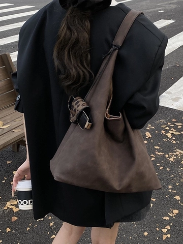 Vintage Women Large Capacity Tote Bag Matte PU Leather Minimalist Hobo Shoulder Bag Commuter Bag With Leopard Pendant