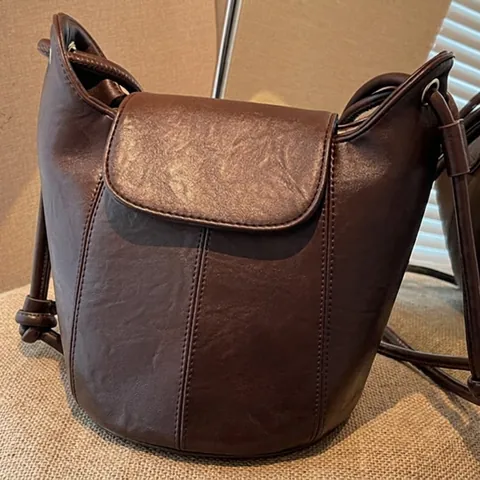 Vintage Minimalistische PU-Leren Emmertas Voor Dames Mode Crossbody Schoudertas Met Klep Trekkoord Pendelaar Effen Kleur Handtas
