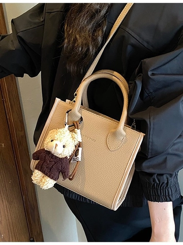 Borsa a Secchiello da Donna in Pelle PU con Motivo Litchi Retrò Piccola Borsa a Tracolla a Mano con Ciondolo a Forma di Orsetto