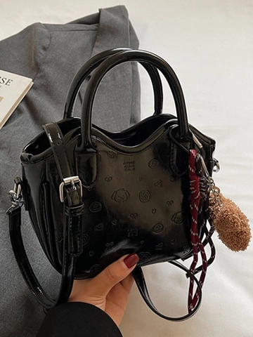 Borsa a Secchiello in Pelle PU Retrò Goffrata da Donna Borsa a Mano di Design di Nicchia Con Ciondolo a Orso Borsa a Tracolla Piccola