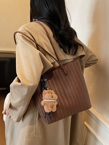 Large Capacity Woven Tote Bag For Women Retro PU Leather Braided Shoulder Bag Casual Commuter Handbag With Plush Pendant
