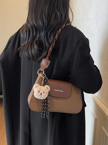 Vintage Patchwork PU Leder Unterarmtasche Für Damen Geflochtener Schultergurt Mit Bärenanhänger Casual Crossbody Hobo Tasche