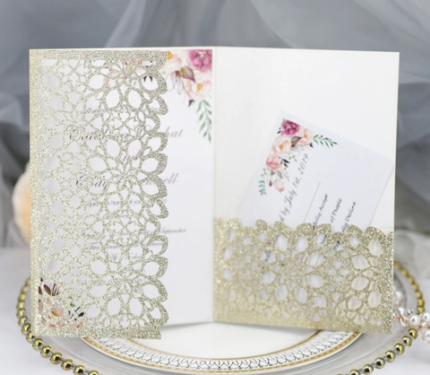 Inviti di Nozze Luccicanti Tagliati al Laser di Lusso Con Fogli Interni Carte RSVP Design Floreale per Banchetti