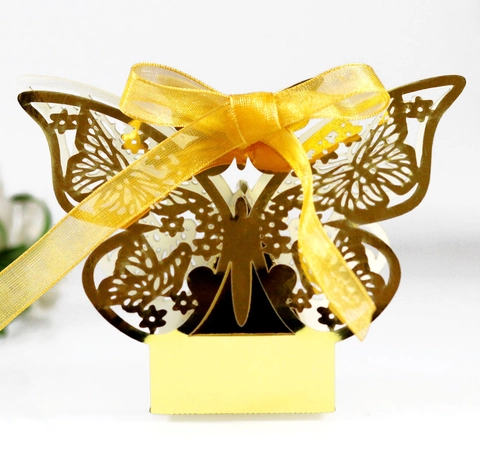 Elegante Schmetterling Süßigkeiten Boxen Laser Geschnitten Hohl Perlpapier Geschenkbox Mit Band Für Hochzeitsfeier Geburtstag