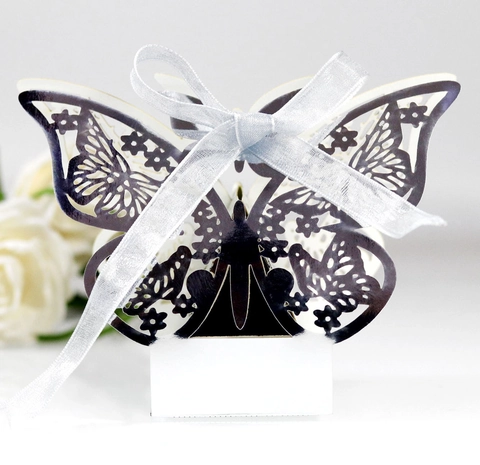 Elegante Schmetterling Süßigkeiten Boxen Laser Geschnitten Hohl Perlpapier Geschenkbox Mit Band Für Hochzeitsfeier Geburtstag