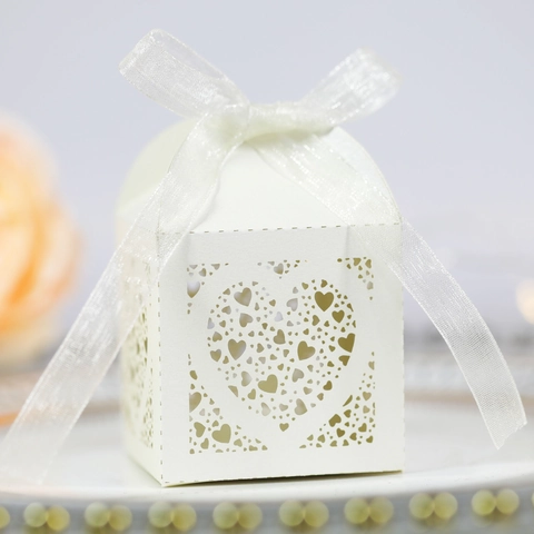 Lasergeschnittene Herz Hohl Süßigkeitenschachtel Mit Band Perlmuttpapier Hochzeit Geschenkbox Romantische Party Verpackung