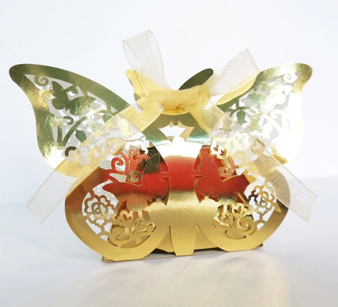 Europäische Schmetterling Laser-Ausschnitt Hohle Süßigkeitenbox Perlmuttpapier Geschenkbox Mit Band Für Hochzeit Party Gastgeschenke