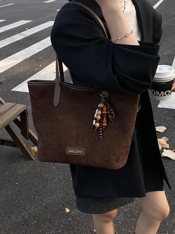 Grand Sac Fourre-Tout Rétro Pour Femmes Texture Daim PU Grande Capacité Sac À Bandoulière Avec Charme De Perles En Bois