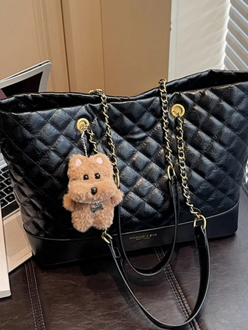 Women Large Capacity Quilted Tote Bag With Chain Strap Bear Charm Retro Casual Commuter Shoulder Bag PU Leather Daily Bag