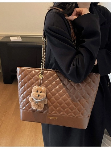 Women Large Capacity Quilted Tote Bag With Chain Strap Bear Charm Retro Casual Commuter Shoulder Bag PU Leather Daily Bag