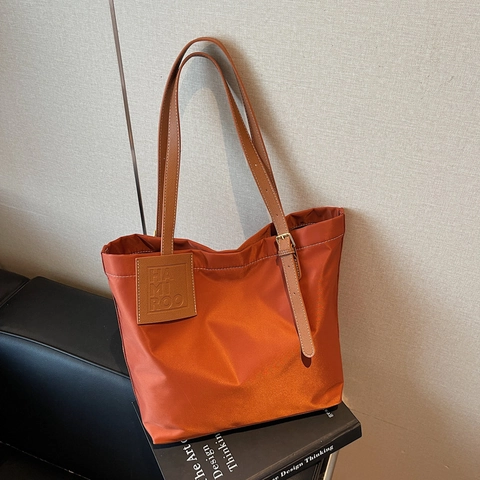 Dames Nylon Tote Bag Met Grote Capaciteit Minimalistische Effen Kleur Casual Schoudertas Met Synthetisch Leren Handvatten