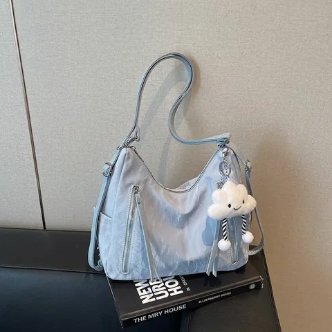 Zaino da Donna Grande Capacità Moda in Pelle PU Texture Increspata Borsa Tote Casual Versatile a Spalla Con Pendente Nuvola