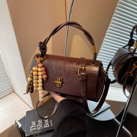 Vintage Glossy PU Leather Shoulder Bag For Women Gold Metal Twist Lock Handbag With Wooden Bead Charm Crossbody Travel Bag