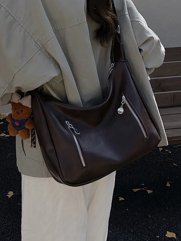 Borsa a Spalla Hobo da Donna in Pelle PU di Grande Capacità Vintage Stile Maillard Shopping Bag Plissettata Con Pendente a Orsetto