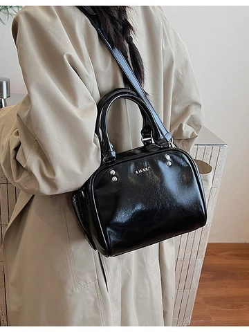 Vintage Women PU Leather Small Square Crossbody Bag Shiny Rivet Handbag With Adjustable Strap Retro Daily Pillow Bag