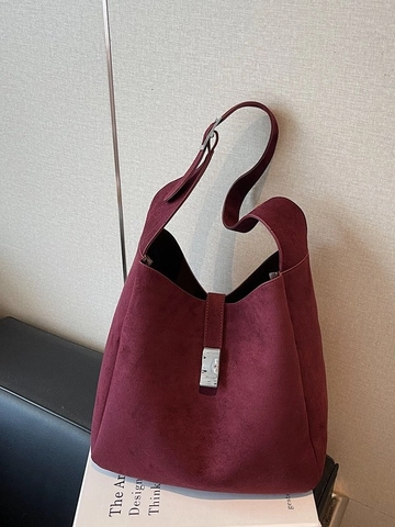 Damen Wildleder Beuteltasche Große Kapazität Umhängetasche Mit Silberner Metallschnalle Vintage Casual Hobo Tote Für Den Alltag