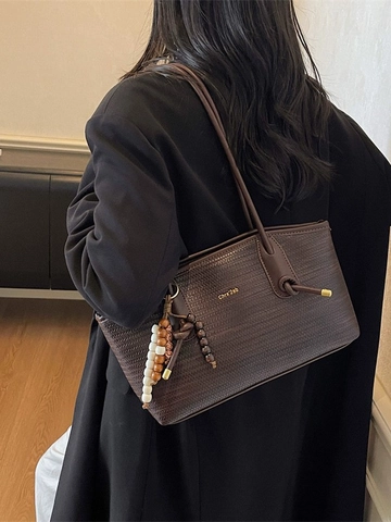 Women's Large Capacity Woven Tote Bag Vintage Underarm Shoulder Bag With Beaded Pendant Commuter Fashion Woven Handbag