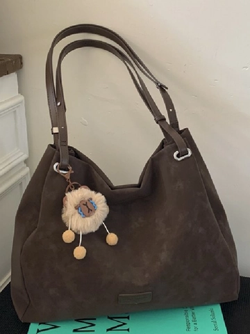 Sac Cabas pour Femmes Grande Capacité en Cuir PU Mat Rétro Sac à Épaule Style Paresseux Vintage Avec Pendentif en Peluche Quotidien Shopping