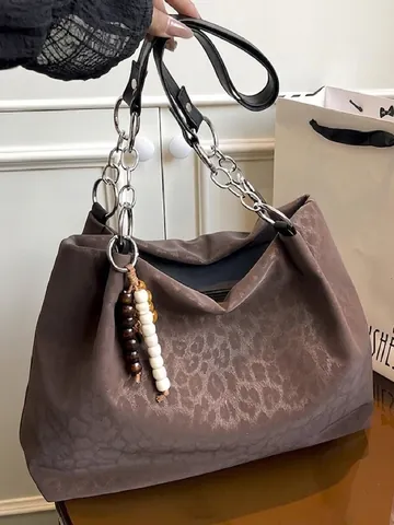 Damen Vintage PU Leopardenmuster Tragetasche Große Kapazität Pendeln Schultertasche Mit Metallkette Und Holzperlen Anhänger