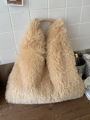 Women Faux Fur Plush Tote Bag Large Capacity Solid Color Autumn Winter Shoulder Bag Commuting Handbag Magnetic Buckle